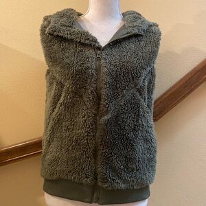 Zyia Active Zip Up Faux Fur Vest